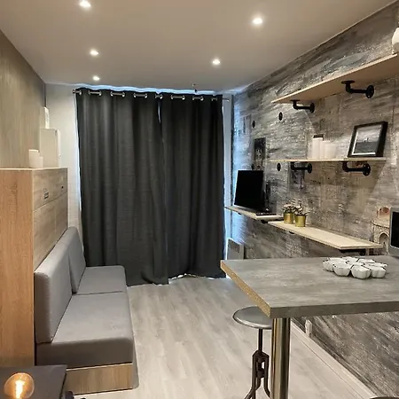 Studio Pigalle Апартаменты Париж